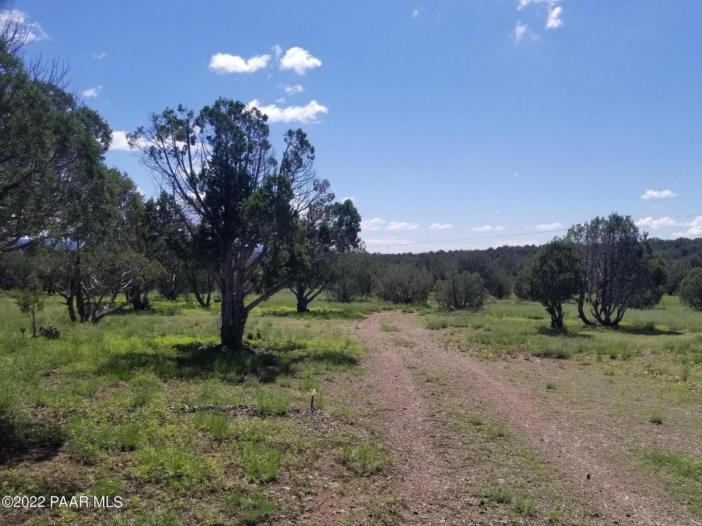 Photo of 1550 W Joseph Drive, Ash Fork, AZ 86320 (MLS # 1080583)