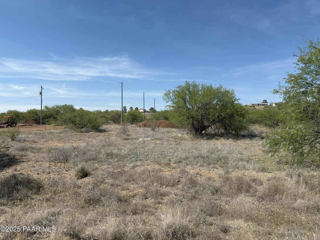 Photo of 16765 Cordes W Circle, Mayer, AZ 86333 (MLS # 1080849)
