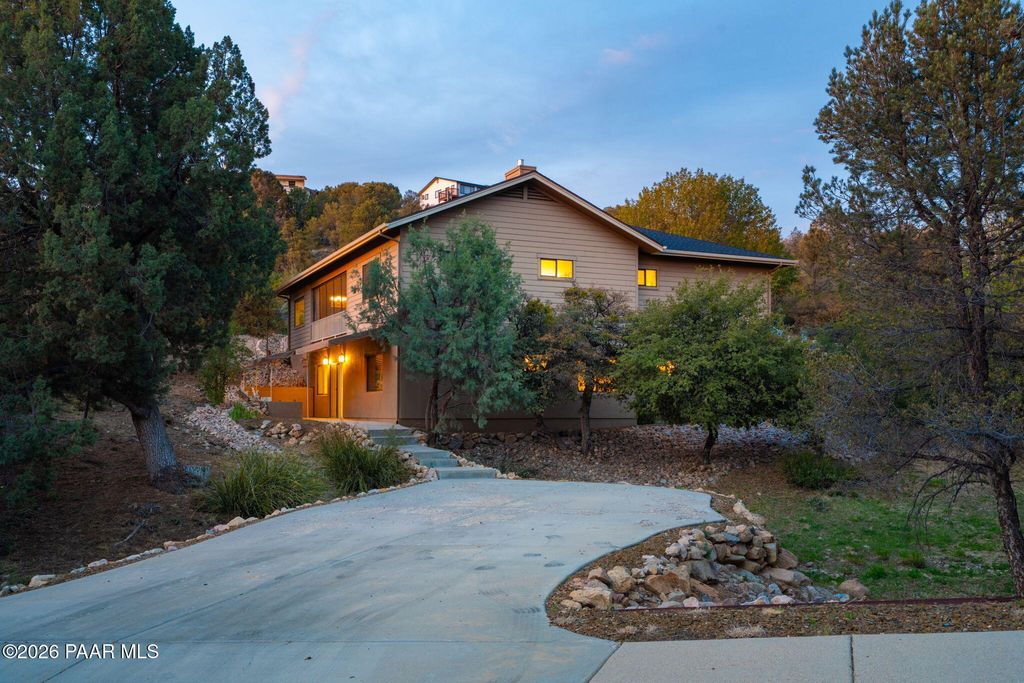 Photo of 518 Quail Hollow Drive, Prescott, AZ 86303 (MLS # 1081083)