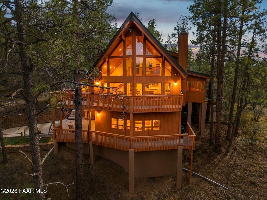 Photo of 35 E Colonels Way, Prescott, AZ 86303 (MLS # 1081104)