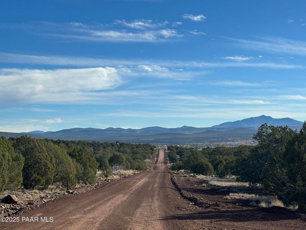 Photo of 2698 W Pearl Lane, Williams, AZ 86046 (MLS # 1078441)