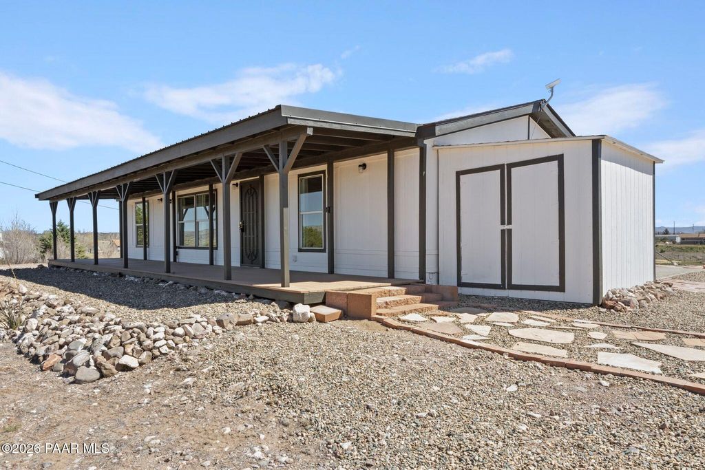 Photo of 22340 N Sunny Lane, Paulden, AZ 86334 (MLS # 1081568)