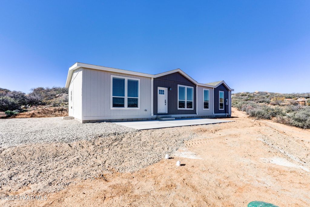 Photo of 280 N Old Coach Trail, Dewey-Humboldt, AZ 86327 (MLS # 1078243)