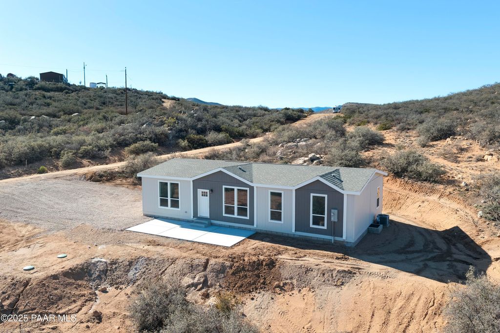 Photo of 280 N Old Coach Trail, Dewey-Humboldt, AZ 86327 (MLS # 1078243)