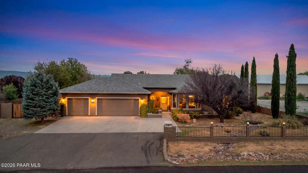 Photo of 2967 N Mountain View Drive, Prescott Valley, AZ 86314 (MLS # 1084163)