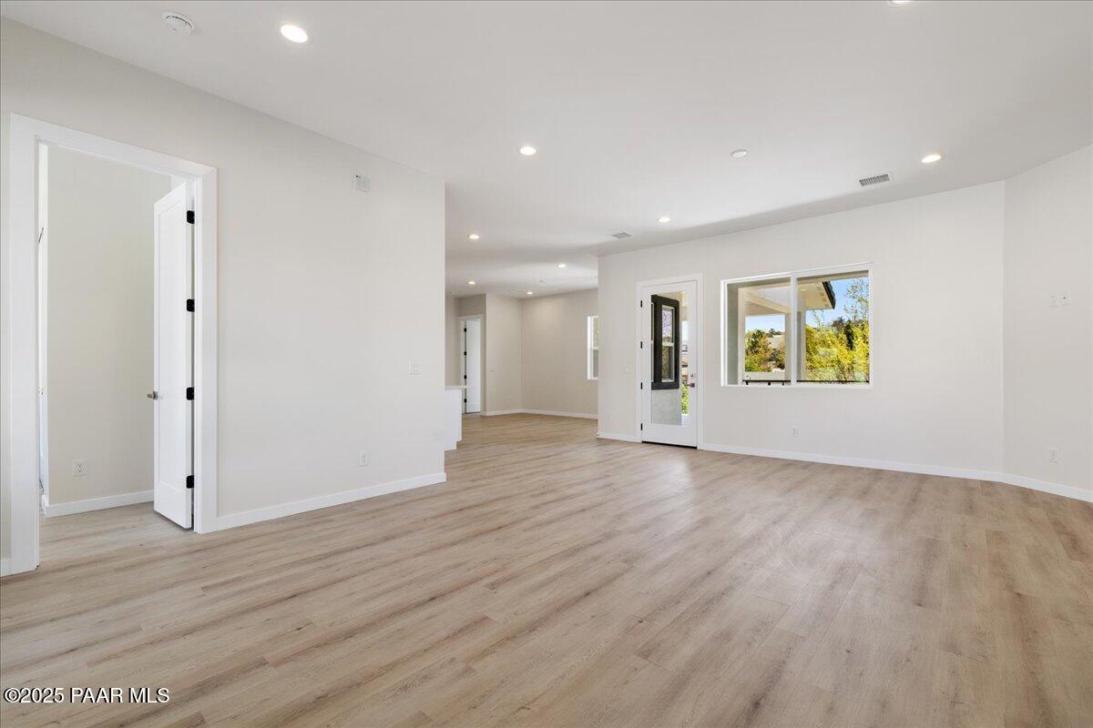 1924 Pinnacle Lane
