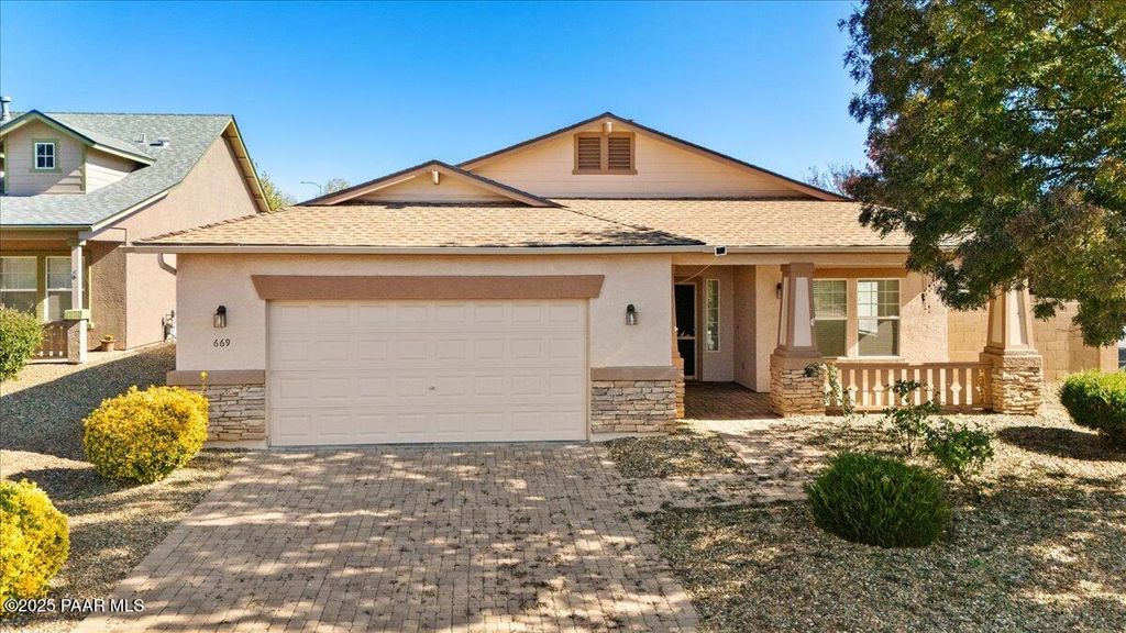 Photo of 669 N N Blanco Ct Court, Dewey-Humboldt, AZ 86327 (MLS # 1077887)