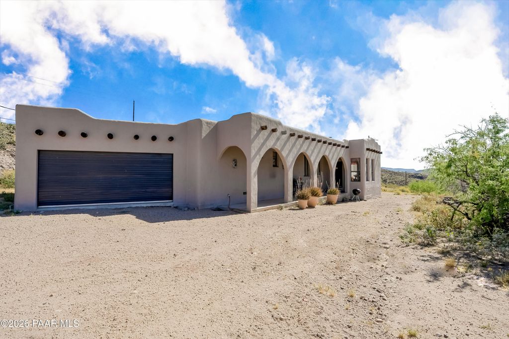 Photo of 35220 S Rebel Pass Pass, Morristown, AZ 85342 (MLS # 1080413)