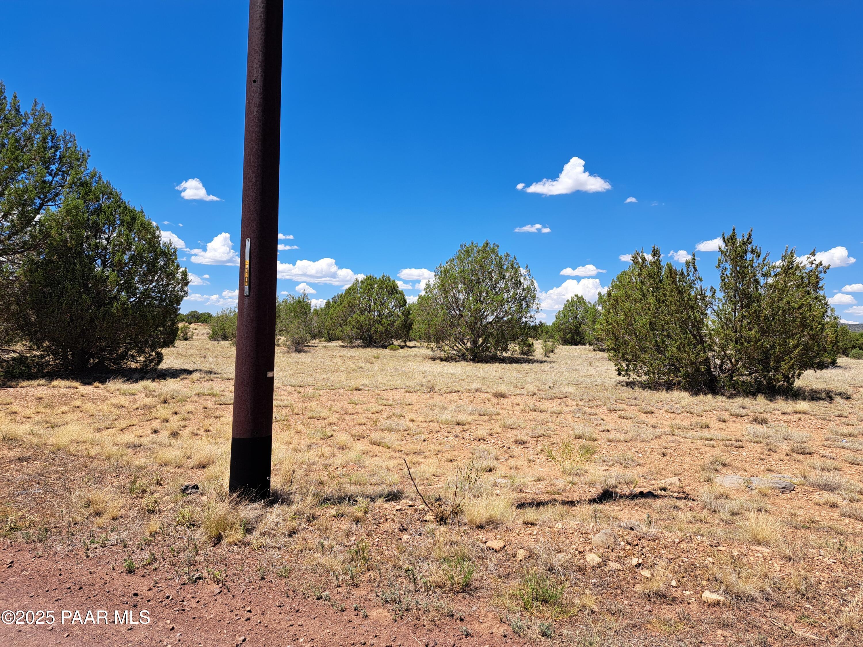 20614014e W Isabella Lane