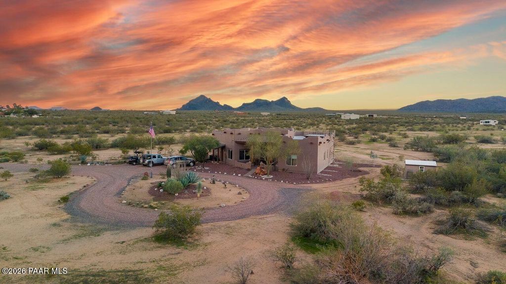 Photo of 48424 N 520th Avenue, Aguila, AZ 85320 (MLS # 1080430)