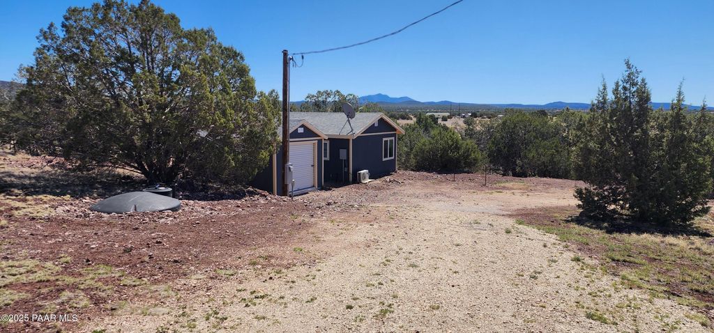 Photo of 408 Inez Drive, Williams, AZ 86046 (MLS # 1081510)