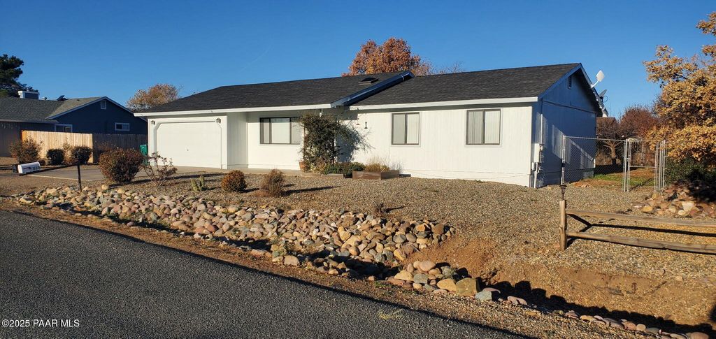 Photo of 7800 E Las Palmas Drive, Prescott Valley, AZ 86314 (MLS # 1078208)