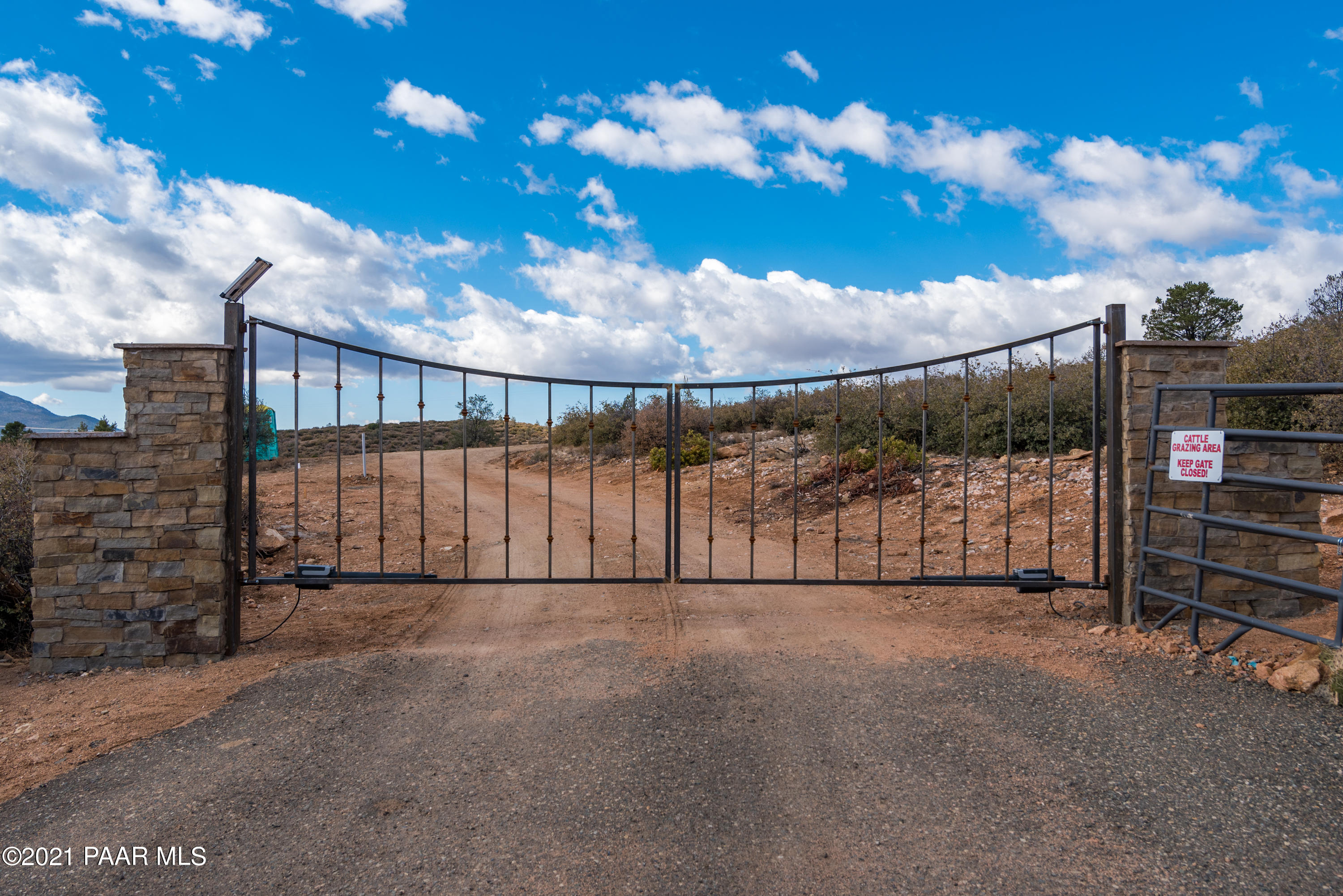 5025 W Dos Arroyos Drive