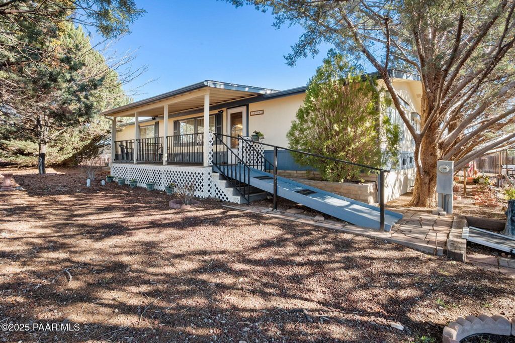 Photo of 24945 N San Francisco Street, Paulden, AZ 86334 (MLS # 1078445)