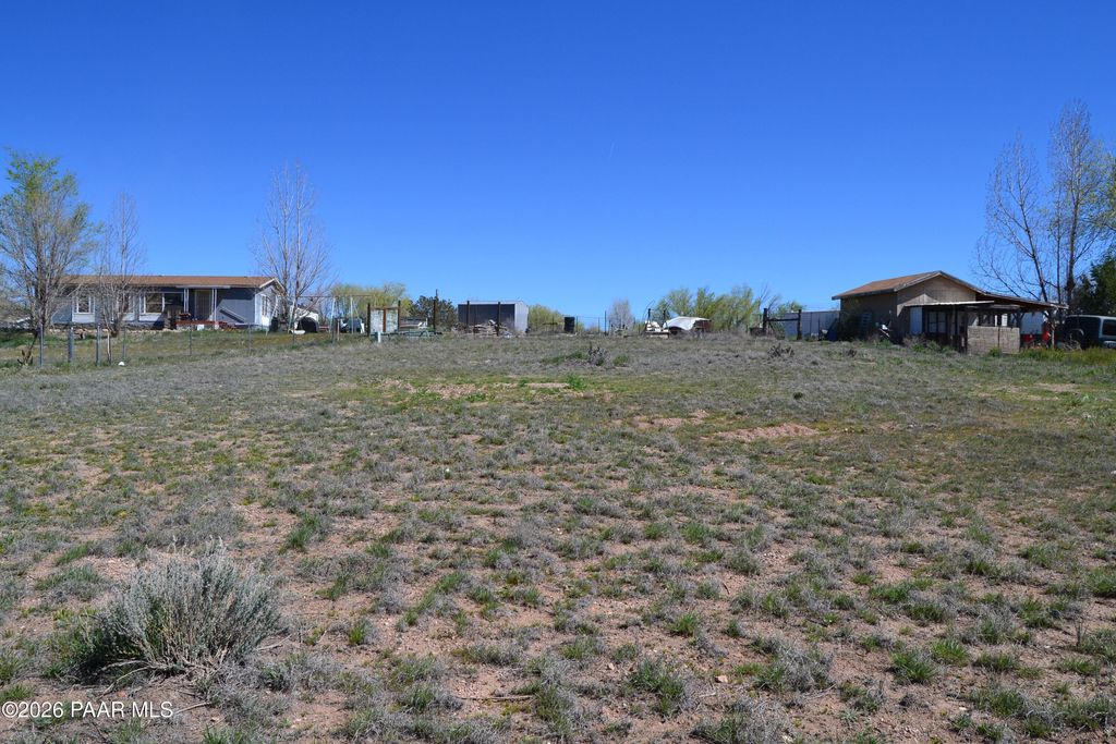 Photo of 25285 N Lakeside Drive, Paulden, AZ 86334 (MLS # 1080400)