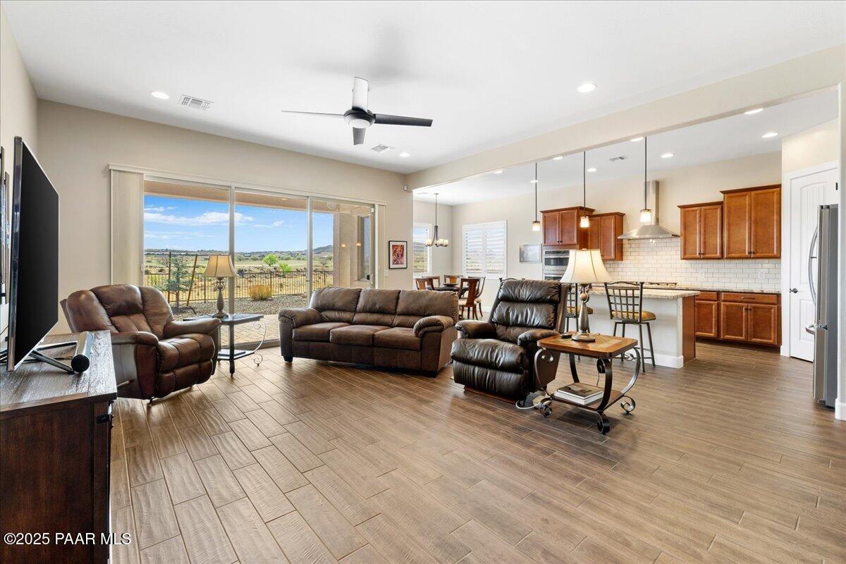 5361 Autumn Leaf Lane