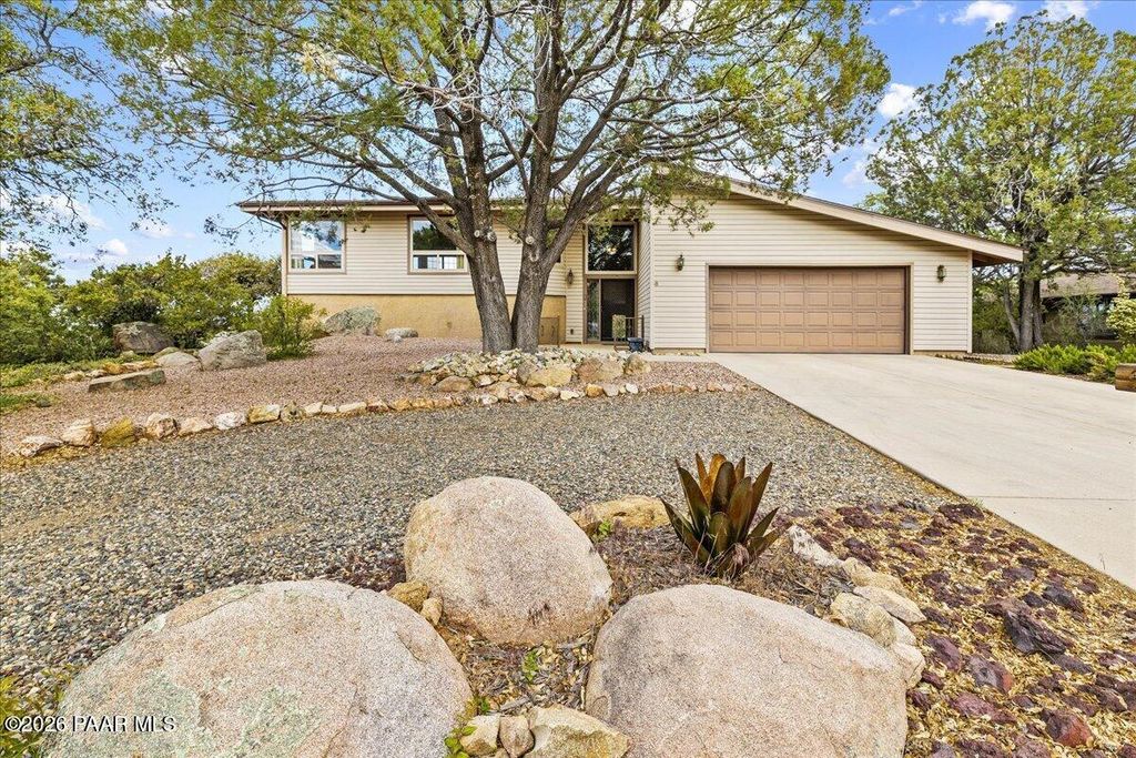 Photo of 997 Copper Vista Drive, Prescott, AZ 86303 (MLS # 1081646)