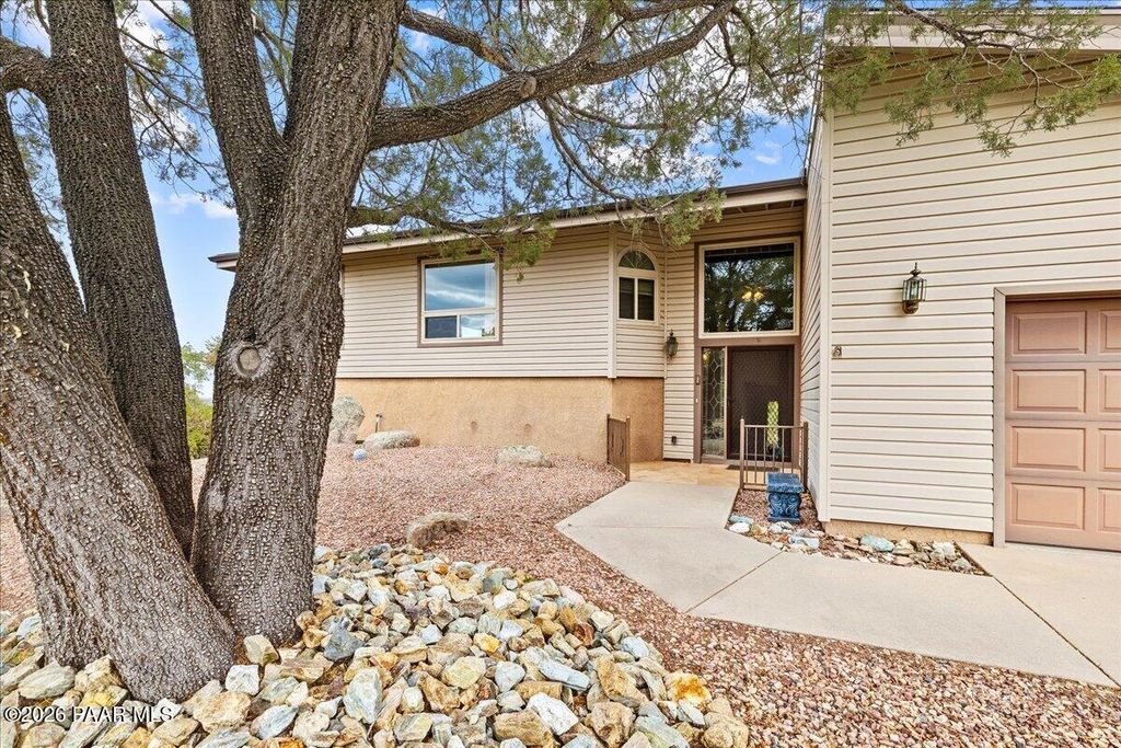 Photo of 997 Copper Vista Drive, Prescott, AZ 86303 (MLS # 1081646)