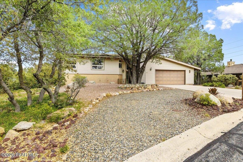 Photo of 997 Copper Vista Drive, Prescott, AZ 86303 (MLS # 1081646)
