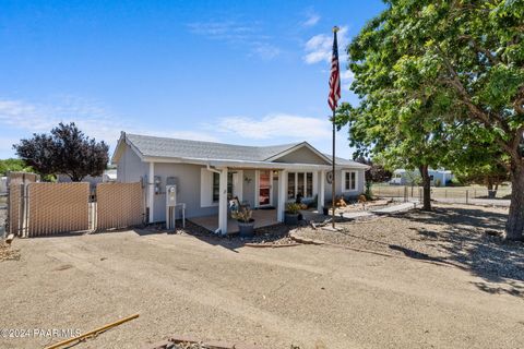 A home in Peeples Valley