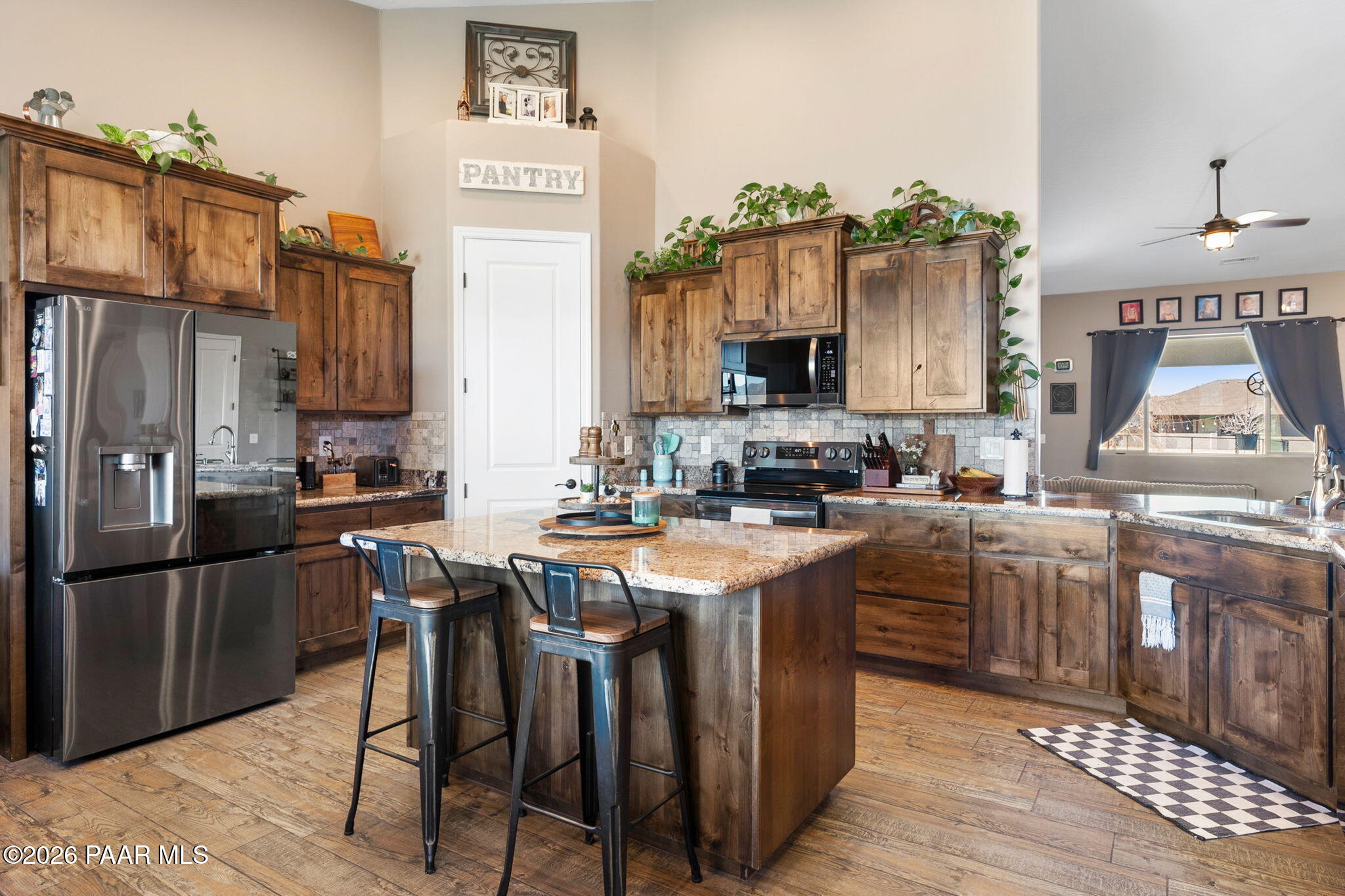 8350 N Covered Wagon Trail