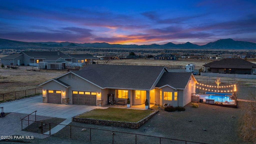 Photo of 8350 N Covered Wagon Trail, Prescott Valley, AZ 86315 (MLS # 1079145)