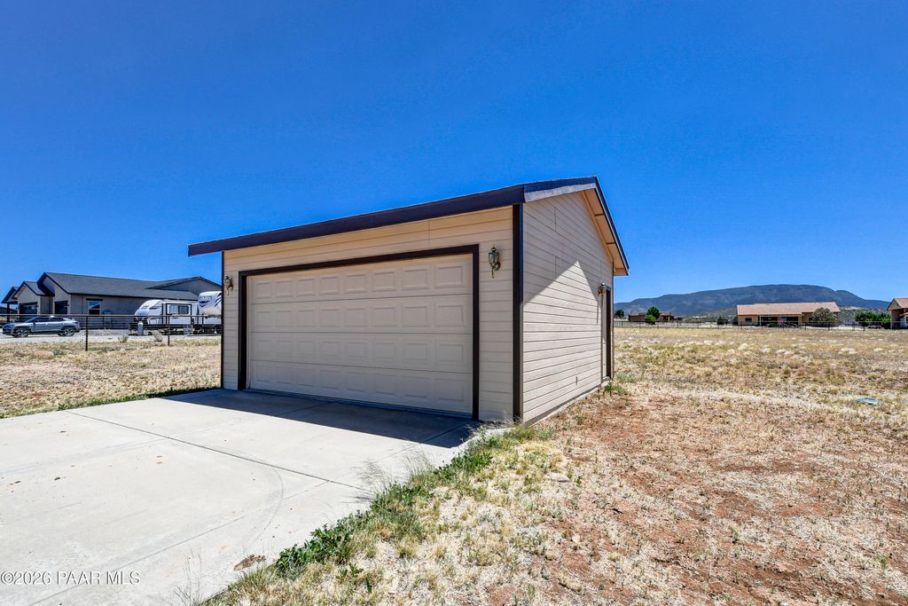 Photo of 11305 N Retriever Lane, Prescott Valley, AZ 86315 (MLS # 1078480)