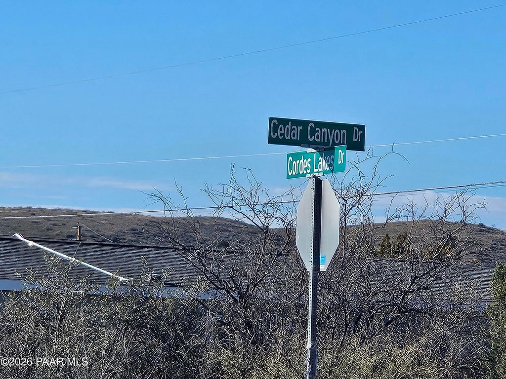 Photo of 16205 S Cordes Lakes Drive, Mayer, AZ 86333 (MLS # 1079067)