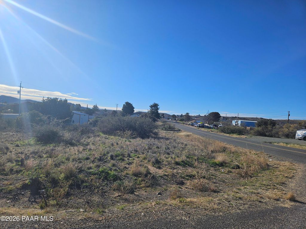 Photo of 16205 S Cordes Lakes Drive, Mayer, AZ 86333 (MLS # 1079067)