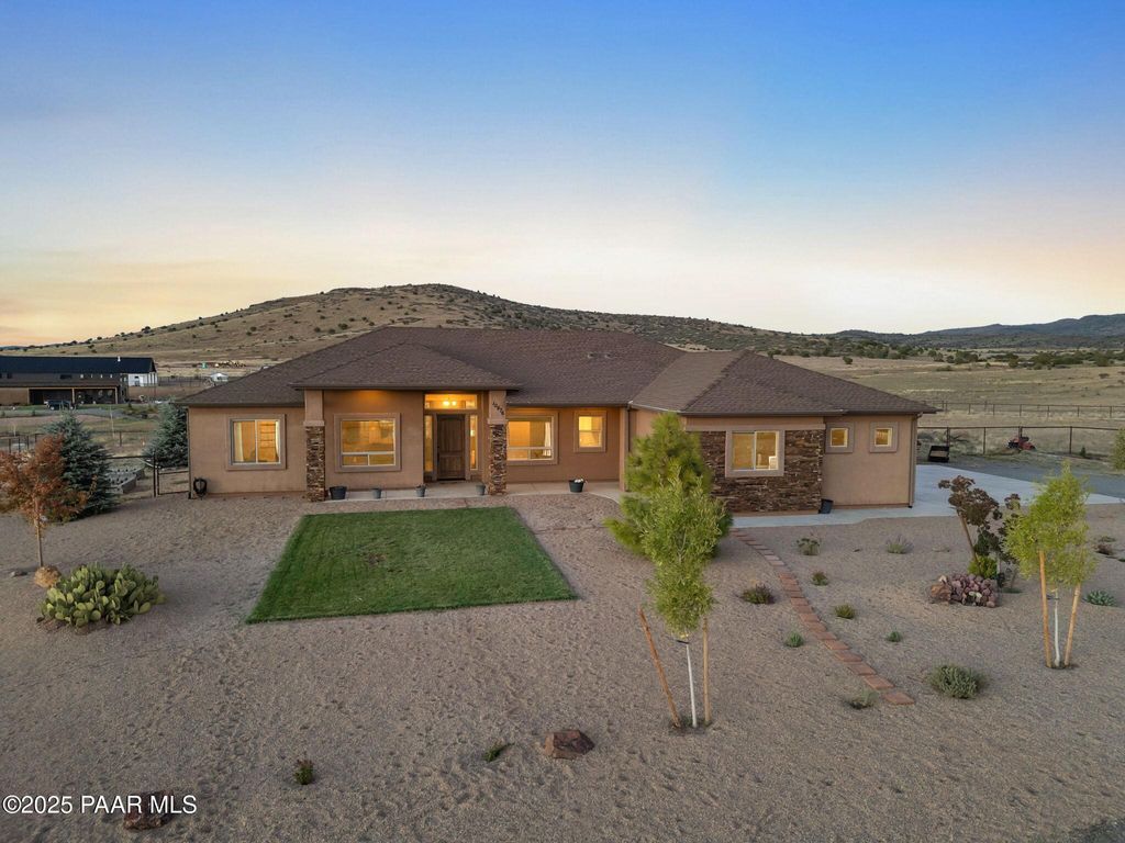 Photo of 10976 E Angies Way, Prescott Valley, AZ 86315 (MLS # 1080387)
