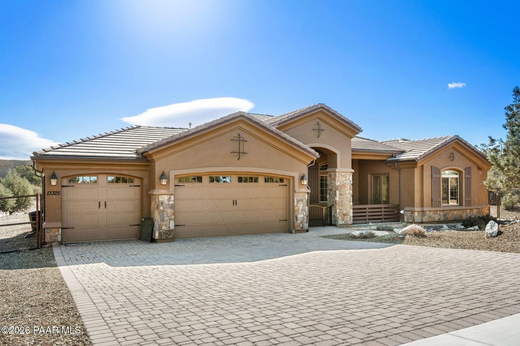 Photo of 13325 N Trail Blazer Drive, Prescott, AZ 86305 (MLS # 1079405)