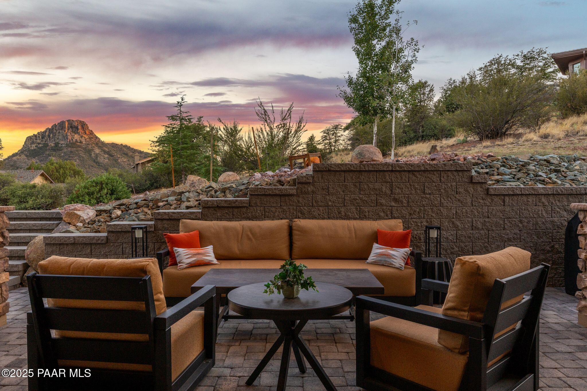 1431 Hollowside Way