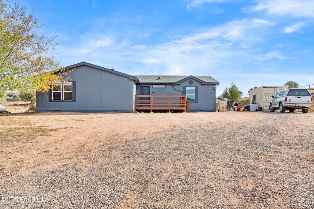 Photo of 155 N Son Shine Drive, Chino Valley, AZ 86323 (MLS # 1077589)