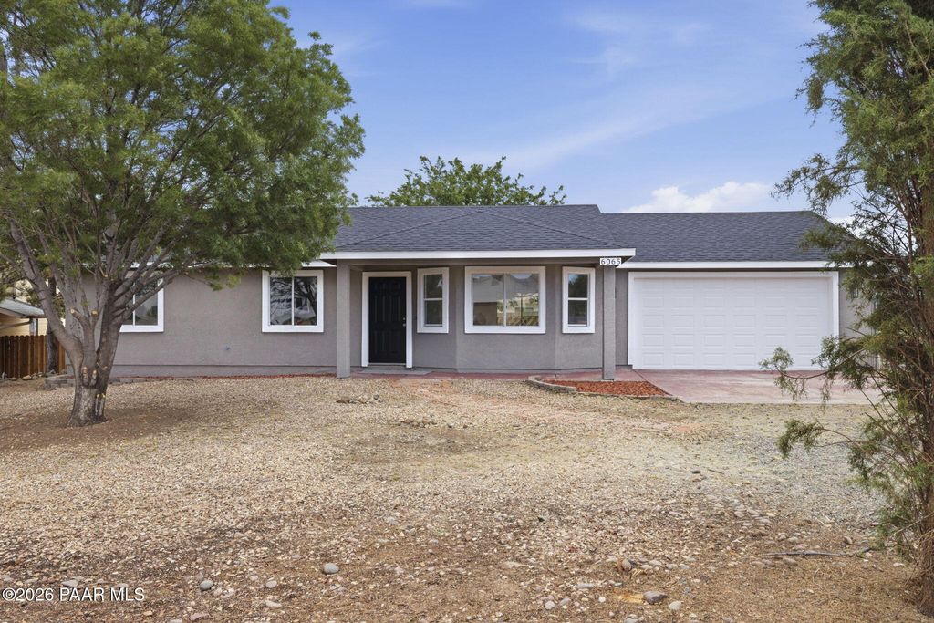 Photo of 6065 N Dodge Drive, Prescott Valley, AZ 86314 (MLS # 1082038)