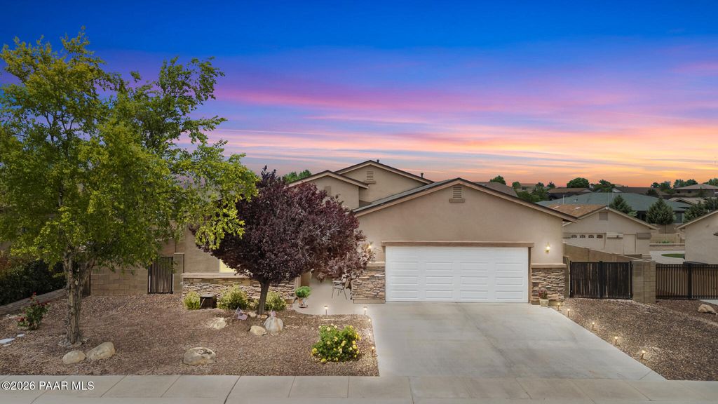 Photo of 8316 N Sunset RDG, Prescott Valley, AZ 86315 (MLS # 1082508)