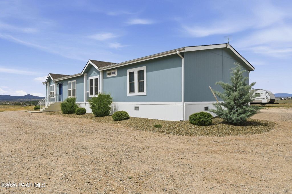 Photo of 26600 N Bull Snake Road, Paulden, AZ 86334 (MLS # 1082036)