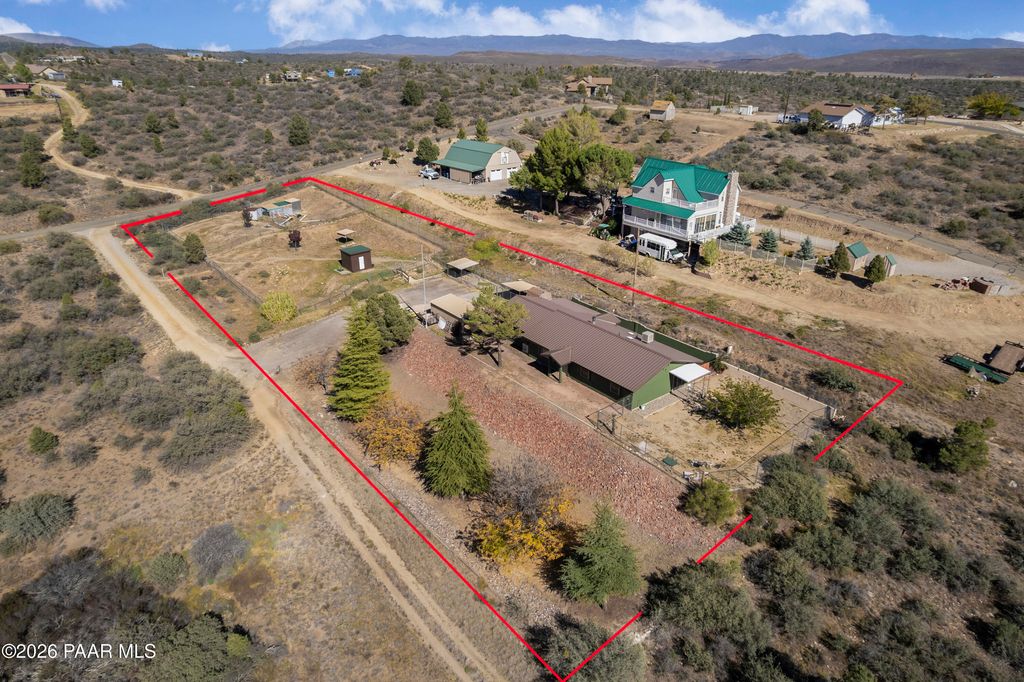 Photo of 18059 S Country Club Drive, Peeples Valley, AZ 86332 (MLS # 1080956)