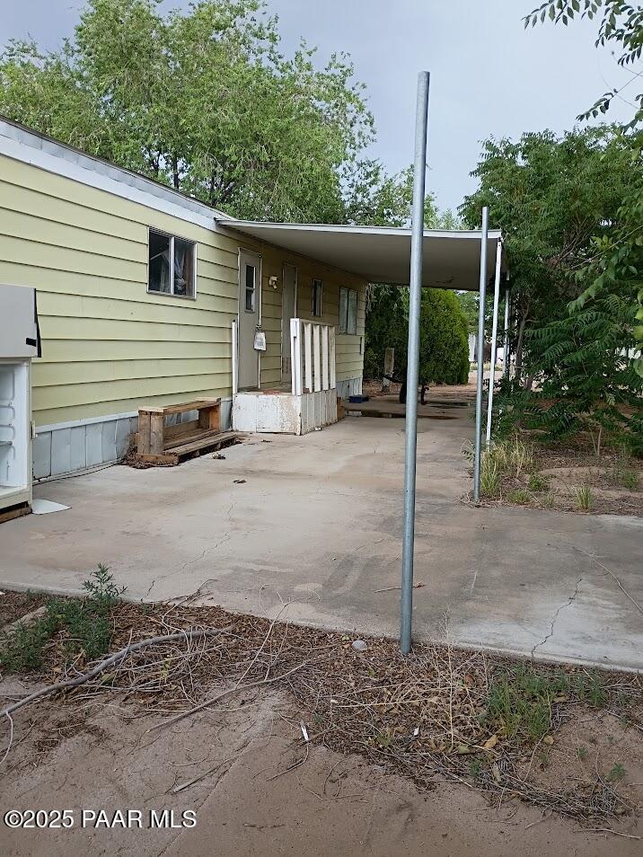 835 E Adams