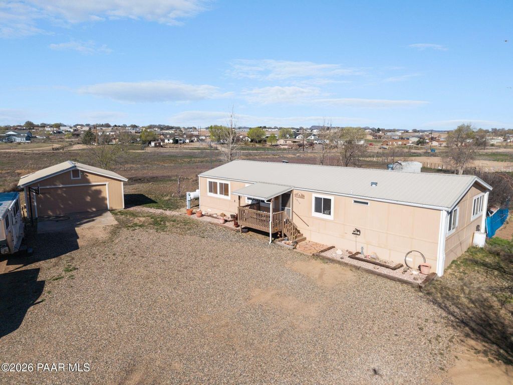 Photo of 1310 Cottonwood Lane, Chino Valley, AZ 86323 (MLS # 1080057)