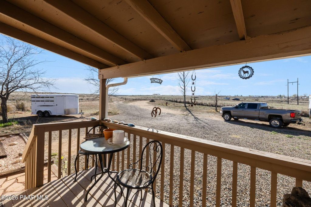 Photo of 1310 Cottonwood Lane, Chino Valley, AZ 86323 (MLS # 1080057)
