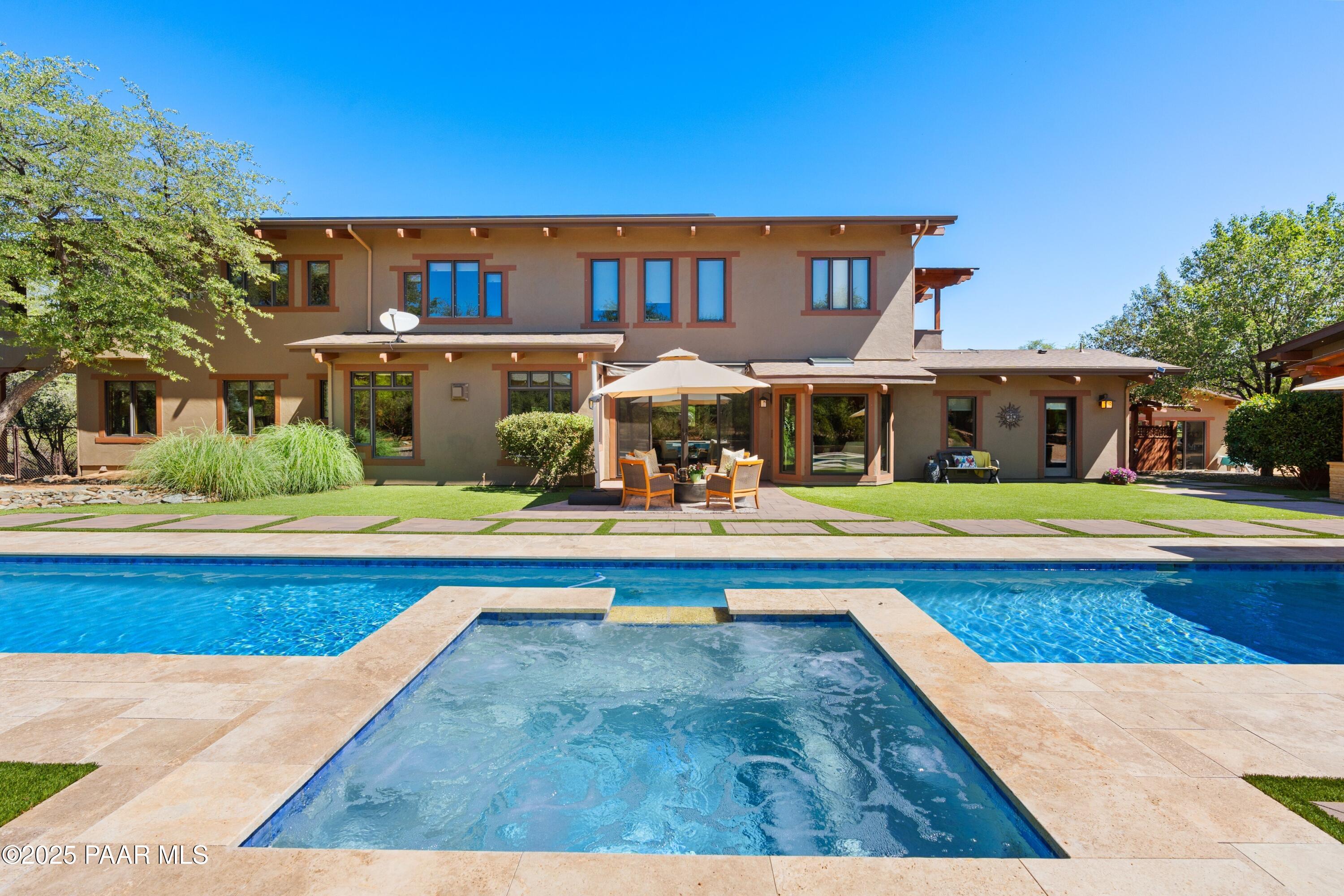 2525 W Green Brier Drive