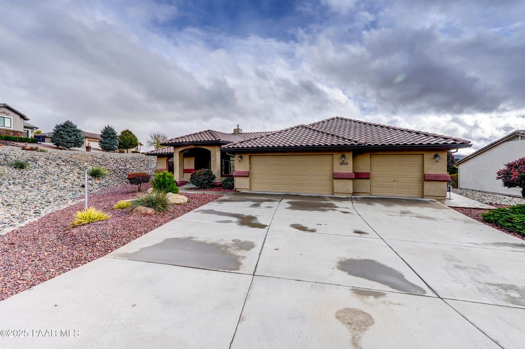 Photo of 5825 Curry Court, Prescott, AZ 86305 (MLS # 1077932)