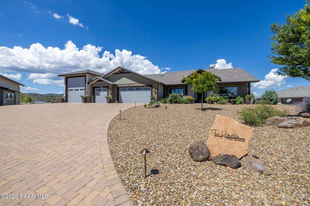 Photo of 1198 Sunrise Boulevard, Prescott, AZ 86301 (MLS # 1083921)
