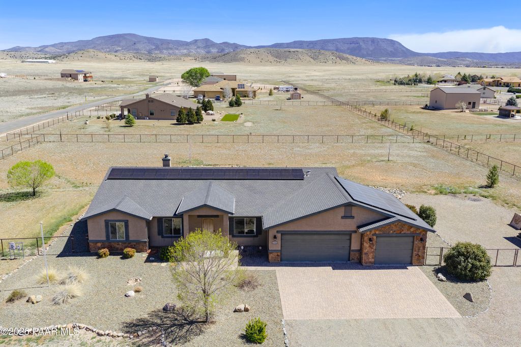 Photo of 12645 N Porter Camp Trail, Prescott Valley, AZ 86315 (MLS # 1080578)