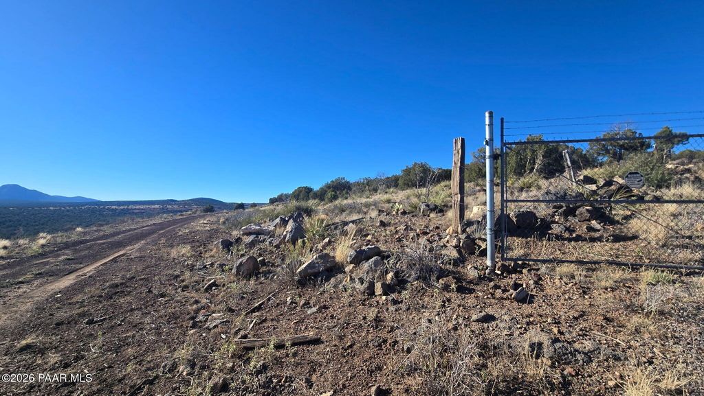 Photo of 9938 W Gleed Station Road, Ash Fork, AZ 86320 (MLS # 1082175)