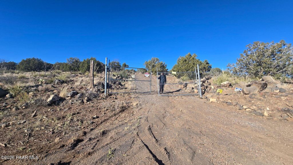 Photo of 9938 W Gleed Station Road, Ash Fork, AZ 86320 (MLS # 1082175)
