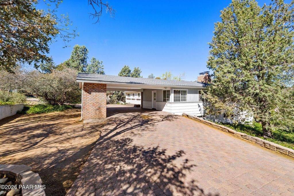 Photo of 602 Bonita Way, Prescott, AZ 86301 (MLS # 1080532)