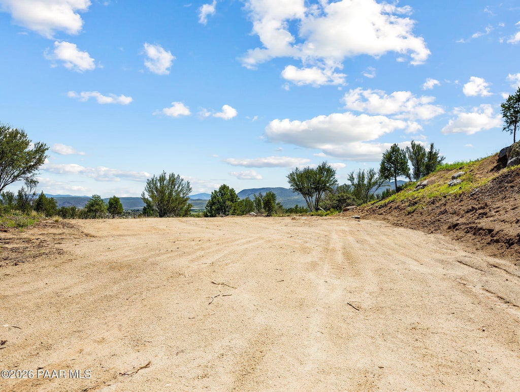 Photo of 00000 W Buckhorn Drive, Peeples Valley, AZ 86332 (MLS # 1084607)