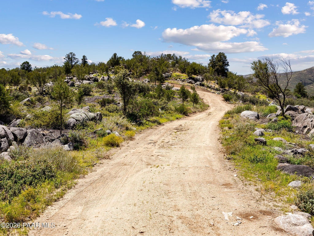 Photo of 00000 W Buckhorn Drive, Peeples Valley, AZ 86332 (MLS # 1084607)