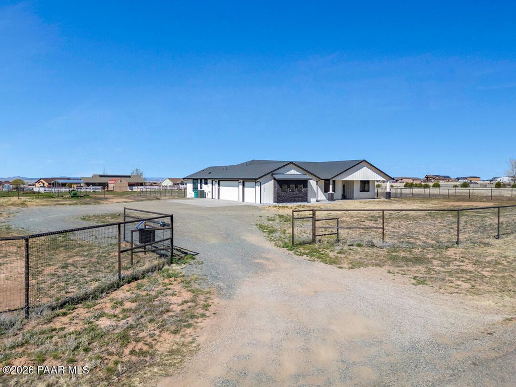 Photo of 11400 N St. Mathews Mountain Road, Prescott Valley, AZ 86315 (MLS # 1080157)